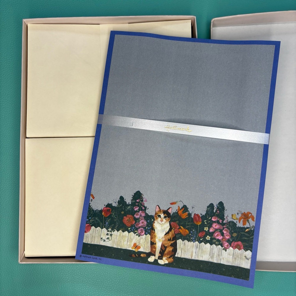 Hallmark Vintage Cat-Themed Stationery Set‎
